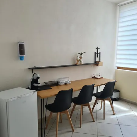 فندق مبيت وإفطار Dekag House 4*