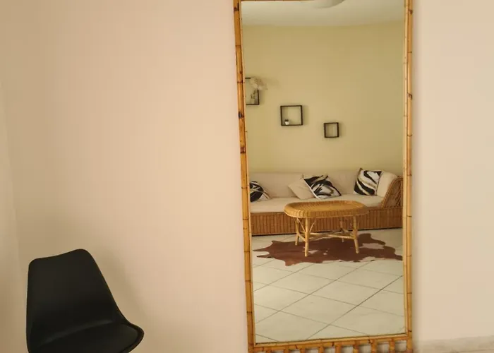 Dekag House Bed & Breakfast 4*